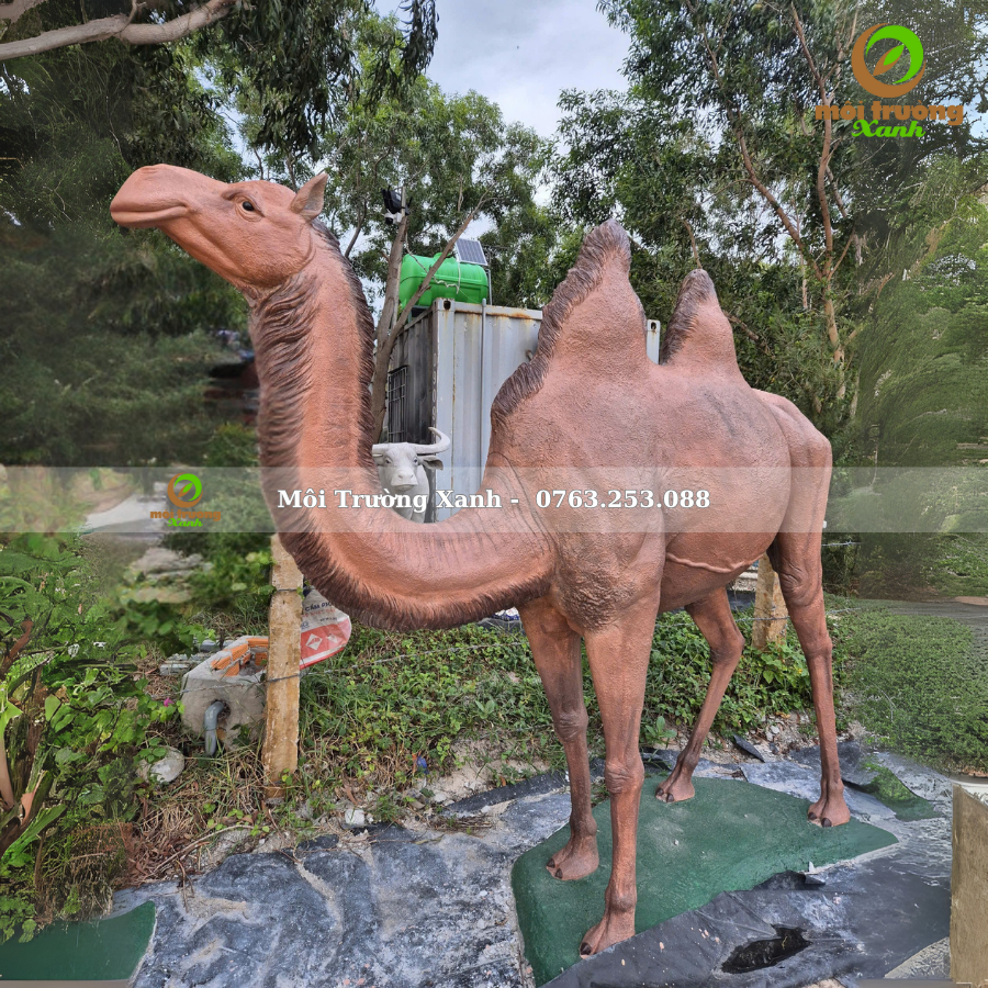 Tượng lạc đà xi măng