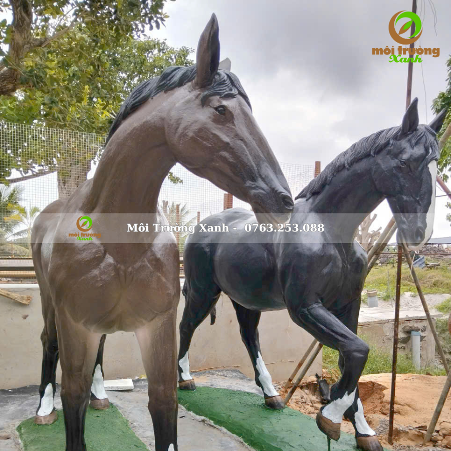 tượng ngựa xi măng