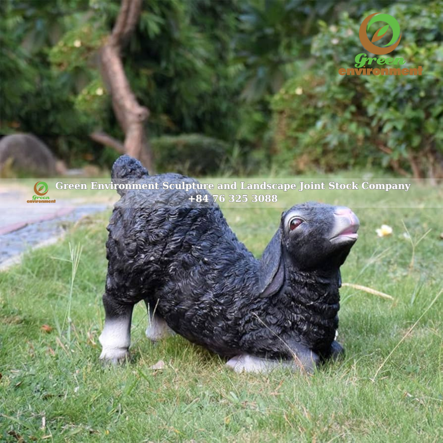 BLACK SHEEP STATUE (LITTLE SHEEP)
