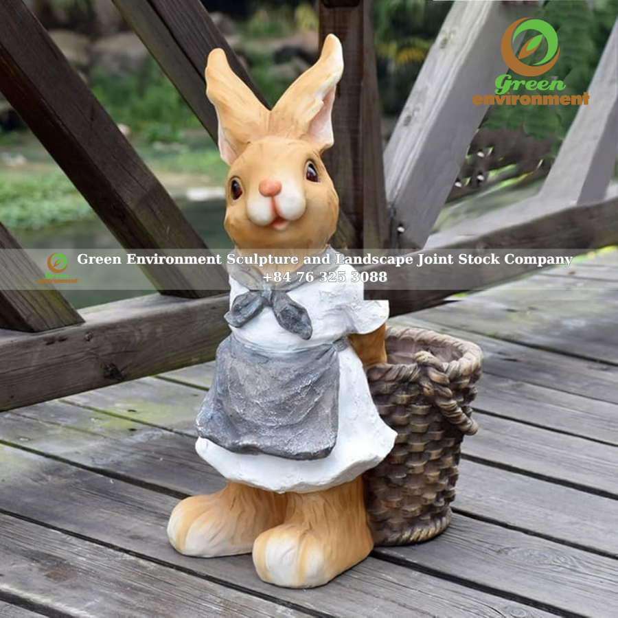 GARDEN RABBIT STATUE